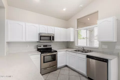 Kitchen - 4029 W Hackamore Dr, Phoenix, AZ 85083 photo 1 of 4