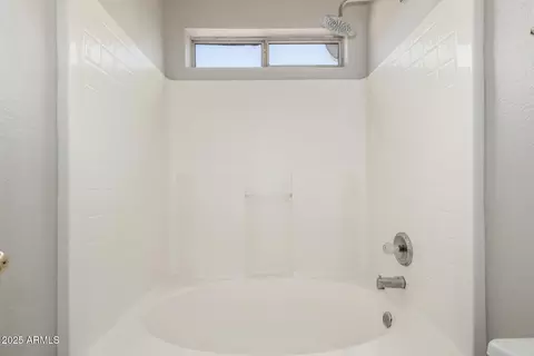 Bath - 4029 W Hackamore Dr, Phoenix, AZ 85083 photo 2 of 3