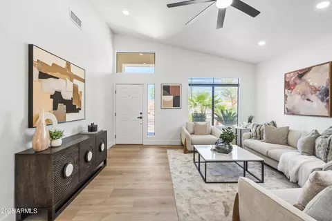3905 E Kristal Way, Phoenix, AZ 85050 photo 10
