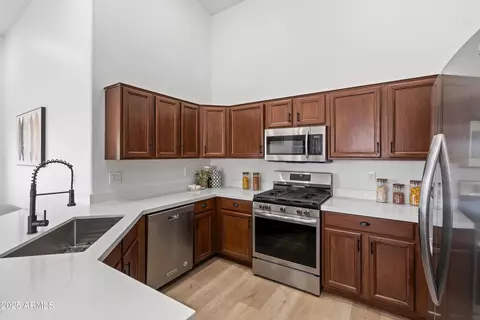 3905 E Kristal Way, Phoenix, AZ 85050 photo 14