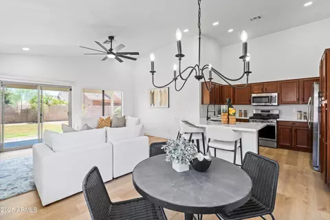 3905 E Kristal Way, Phoenix, AZ 85050 photo 13