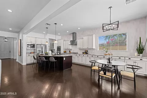 Kitchen - 10439 E Starion Ave, Mesa, AZ 85212 photo 5 of 6