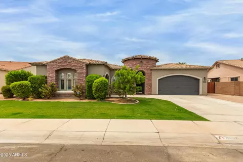 3054 S Colonial St, Gilbert, AZ 85295