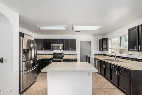 Kitchen - 10548 E Balmoral Ave, Mesa, AZ 85208 photo 1 of 3