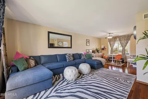 3921 E Desert Flower Ln, Phoenix, AZ 85044 photo 3