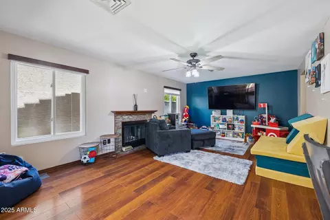 3921 E Desert Flower Ln, Phoenix, AZ 85044 photo 11