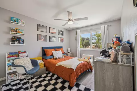 3921 E Desert Flower Ln, Phoenix, AZ 85044 photo 17