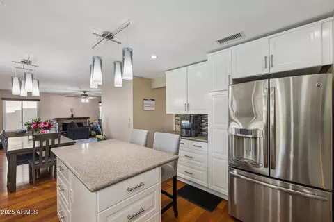 3921 E Desert Flower Ln, Phoenix, AZ 85044 photo 7