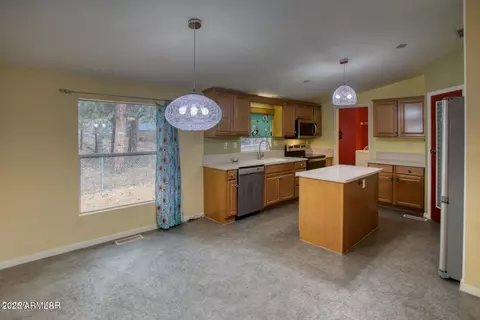Kitchen - 241 Timber Ridge Loop, Show Low, AZ 85901 photo 1 of 2
