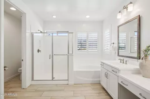 Bath - 634 E Deer Creek Rd, Phoenix, AZ 85048 photo 3 of 5