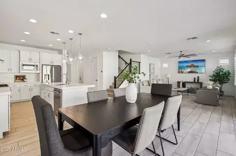 Dining - 634 E Deer Creek Rd, Phoenix, AZ 85048 photo 1 of 2