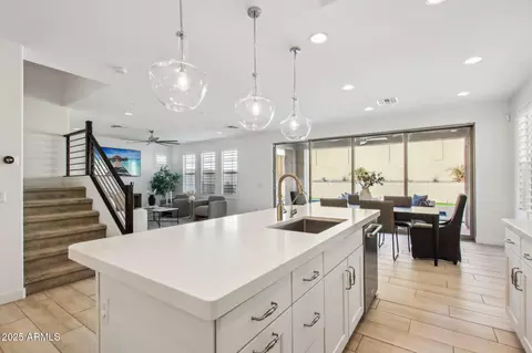 Kitchen - 634 E Deer Creek Rd, Phoenix, AZ 85048 photo 5 of 5