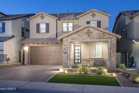 634 E Deer Creek Rd, Phoenix, AZ 85048