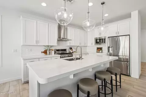 Kitchen - 634 E Deer Creek Rd, Phoenix, AZ 85048 photo 1 of 5