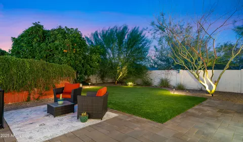 Exterior - 2250 E Sahuaro Dr, Phoenix, AZ 85028 photo 2 of 3