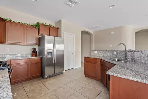 Kitchen - 11035 E Topaz Ave, Mesa, AZ 85212 photo 5 of 5