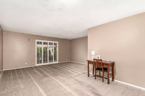 Living - 1102 E Cheryl Dr, Phoenix, AZ 85020 photo 2 of 4