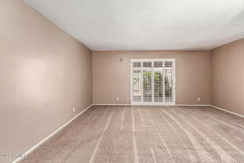 Living - 1102 E Cheryl Dr, Phoenix, AZ 85020 photo 1 of 4