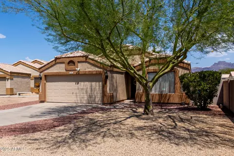1919 S Valley Dr, Apache Junction, AZ 85120 photo 3