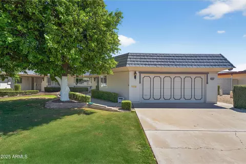 10533 W Hutton Dr, Sun City, AZ 85351