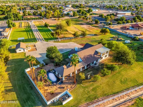 View/Area - 140 E Pony Ln, Gilbert, AZ 85295 photo 7 of 8