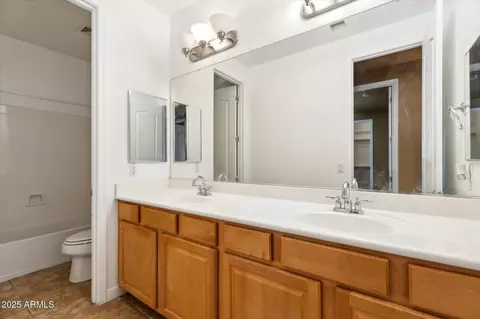 Bath - 2717 E Flower Ct, Gilbert, AZ 85298 photo 9 of 9