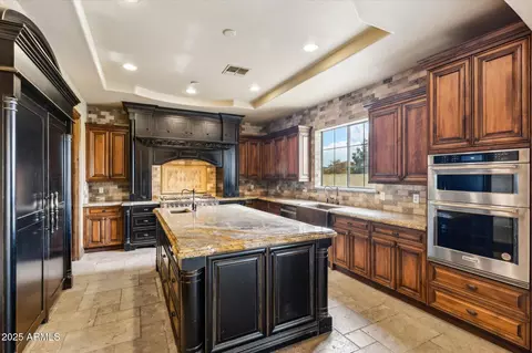 Kitchen - 2717 E Flower Ct, Gilbert, AZ 85298 photo 3 of 7