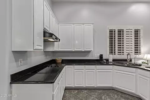 3122 E Windmere Dr, Phoenix, AZ 85048 photo 9