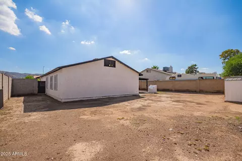 Exterior - 1754 E Alta Vista Rd, Phoenix, AZ 85042 photo 9 of 10