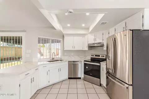 Kitchen - 1754 E Alta Vista Rd, Phoenix, AZ 85042 photo 2 of 3