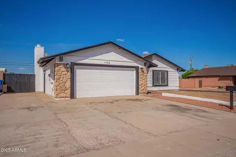 Exterior - 1754 E Alta Vista Rd, Phoenix, AZ 85042 photo 4 of 10