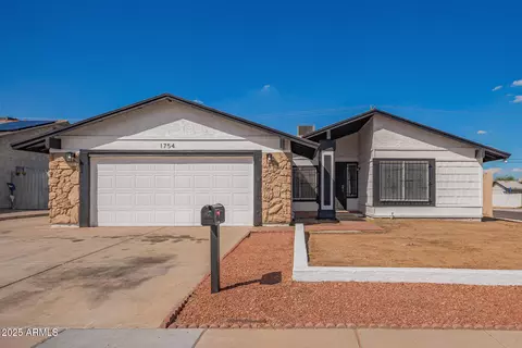 Exterior - 1754 E Alta Vista Rd, Phoenix, AZ 85042 photo 3 of 10