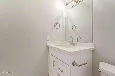Bath - 1754 E Alta Vista Rd, Phoenix, AZ 85042 photo 1 of 3