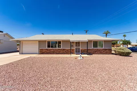 10702 W Hope Dr, Sun City, AZ 85351