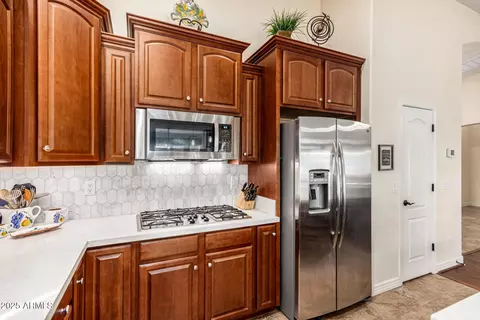 Kitchen - 4014 E Walter Way, Phoenix, AZ 85050 photo 3 of 4