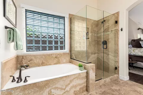 Bath - 4014 E Walter Way, Phoenix, AZ 85050 photo 1 of 2
