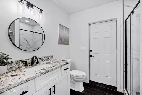 Bath - 8024 N 7th Ave, Phoenix, AZ 85021 photo 8 of 8