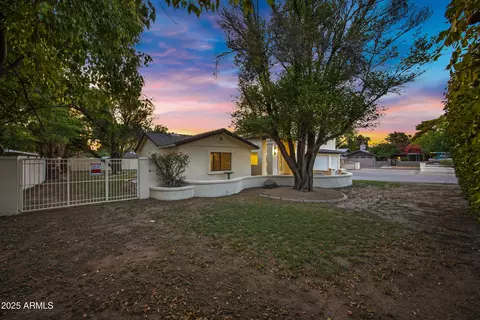 Exterior - 8024 N 7th Ave, Phoenix, AZ 85021 photo 3 of 7