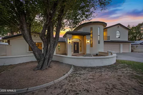 Exterior - 8024 N 7th Ave, Phoenix, AZ 85021 photo 2 of 7