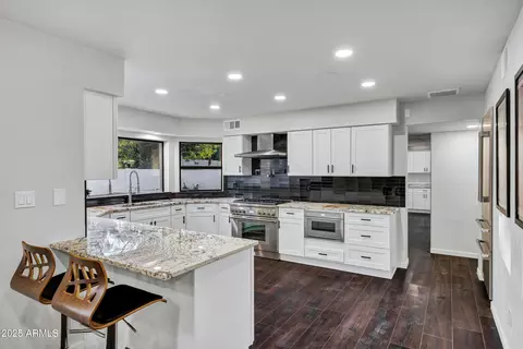 Kitchen - 8024 N 7th Ave, Phoenix, AZ 85021 photo 1 of 5