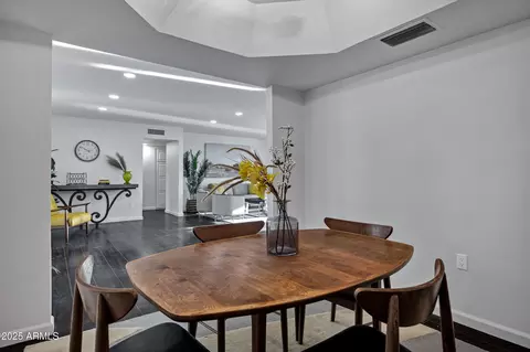 Dining - 8024 N 7th Ave, Phoenix, AZ 85021 photo 1 of 1