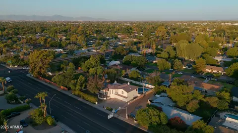 View/Area - 8024 N 7th Ave, Phoenix, AZ 85021 photo 2 of 2