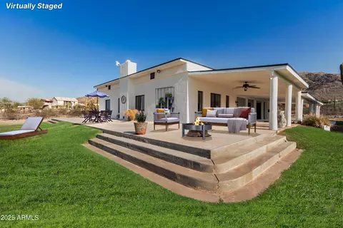 10445 S 27th Ave, Laveen, AZ 85339