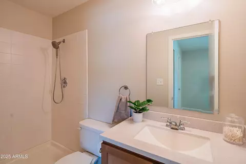Bath - 4462 E Belleview St, Phoenix, AZ 85008 photo 2 of 3