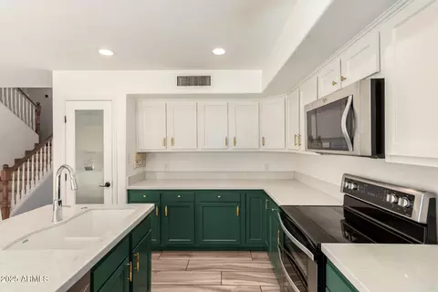 Kitchen - 1241 E Bluefield Ave, Phoenix, AZ 85022 photo 2 of 5
