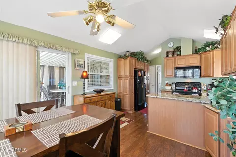 2366 S Pomo Ave, Apache Junction, AZ 85119 photo 8