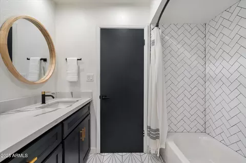 Bath - 3702 E Sahuaro Dr, Phoenix, AZ 85028 photo 4 of 4