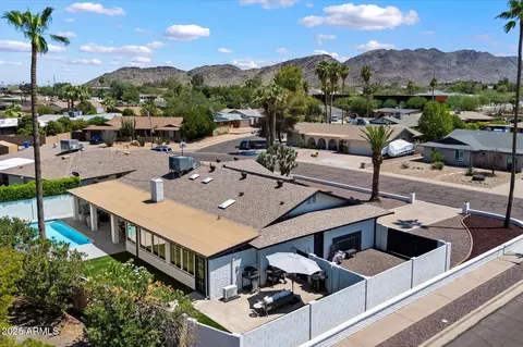View/Area - 3702 E Sahuaro Dr, Phoenix, AZ 85028 photo 2 of 2