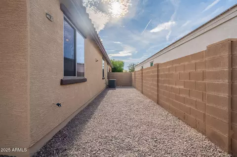 Exterior - 4611 S 25th Dr, Phoenix, AZ 85041 photo 4 of 10