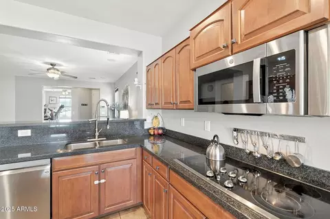 Kitchen - 4611 S 25th Dr, Phoenix, AZ 85041 photo 3 of 6